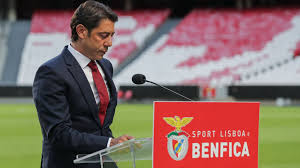 Rui Costa anuncia mudanças na direção técnica do Benfica